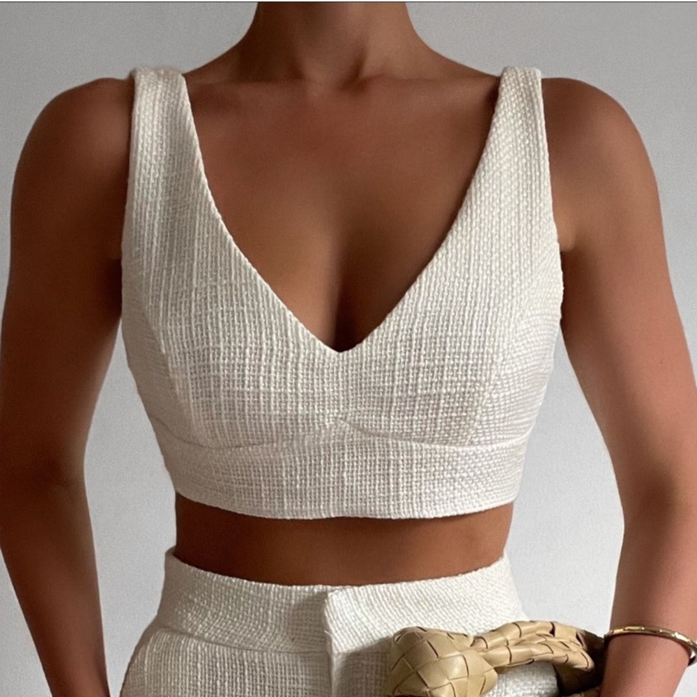 NWT Showpo Adelaide Crop Top White Textured Tweed Clean Girl Capsule Size M